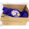 Image 1 : BOX W/APPROX.30 NEW HOCKEY SHIRTS AND HOODIES