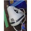 Image 3 : Vintage Toaster, Oster Hand Mixer A