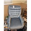Image 1 : Arm Chair C