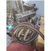 Image 3 : Vacuum lot. Cat B