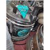 Image 4 : Vacuum lot. Cat B