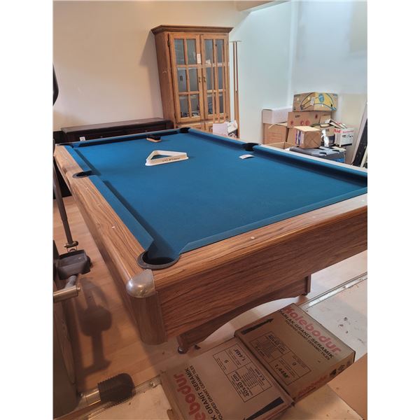 Pool Table & Cues C