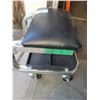 Image 3 : Rolling Stool & More Cat D