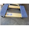 Image 5 : Rolling Stool & More Cat D