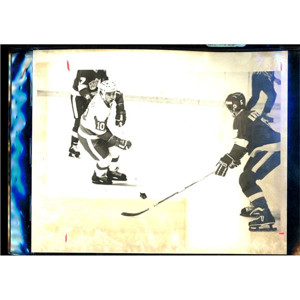 Vintage Original 8x10 Black & White Photo Detroit Red Wings Dale McCourt