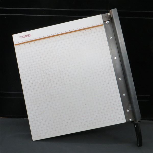 Dahle Guillotine Paper Cutter/Trimmer 21" x 21"