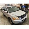 Image 10 : PARKSVILLE - 2003 HONDA PILOT SILVER 375972 KMS - P002179
