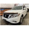 Image 3 : PARKSVILLE - 2014 NISSAN PATHFINDER WHITE 200264 KMS - D668468
