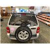 Image 19 : PARKSVILLE - 2002 JEEP LIBERTY SILVER 233807 KMS - D195112