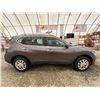 Image 11 : PARKSVILLE - 2016 NISSAN ROGUE GREY 224741 KMS - B808130