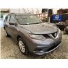 Image 9 : PARKSVILLE - 2016 NISSAN ROGUE GREY 224741 KMS - B808130