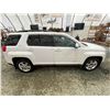Image 12 : PARKSVILLE - 2010 GMC TERRAIN WHITE  247604 KMS - B383970