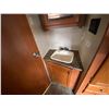 Image 36 : Parksville - 2011 R vision Super sport White "NO RESERVE" - P350300