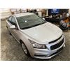 Image 10 : PARKSVILLE - 2015 CHEVROLET CRUZE SILVER 175796 KMS - B145658