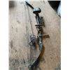Image 1 : 702 -- COMPOUND BOW