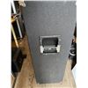 Image 5 : 708 -- PEAVEY SET 215 ENCLOSURE