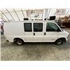 Image 12 : PARKSVILLE - 2001 GMC SAVANA WHITE 195231 KMS - D119031