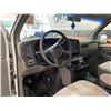 Image 49 : PARKSVILLE - 2001 GMC SAVANA WHITE 195231 KMS - D119031