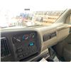 Image 53 : PARKSVILLE - 2001 GMC SAVANA WHITE 195231 KMS - D119031