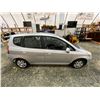 Image 12 : PARKSVILLE - 2007 HONDA FIT SILVER 327675 KMS - B804994