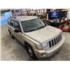 Image 10 : PARKSVILLE - 2009 JEEP PATRIOT GOLD 301802 KMS - B190979