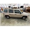 Image 12 : PARKSVILLE - 2009 JEEP PATRIOT GOLD 301802 KMS - B190979