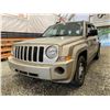 Image 2 : PARKSVILLE - 2009 JEEP PATRIOT GOLD 301802 KMS - B190979