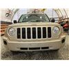 Image 5 : PARKSVILLE - 2009 JEEP PATRIOT GOLD 301802 KMS - B190979
