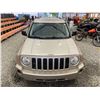 Image 7 : PARKSVILLE - 2009 JEEP PATRIOT GOLD 301802 KMS - B190979