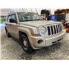 Image 8 : PARKSVILLE - 2009 JEEP PATRIOT GOLD 301802 KMS - B190979