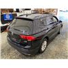 Image 16 : PARKSVILLE - 2018 VOLKSWAGEN TIGUAN BLACK 156014 KMS - D026307
