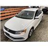 Image 4 : PARKSVILLE - 2015 VOLKSWAGEN JETTA WHITE 214840 KMS - J270040