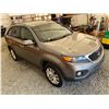 Image 10 : PARKSVILLE - 2011 KIA SORENTO GREY 332537 KMS - B045732