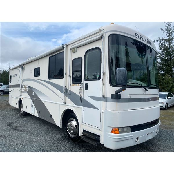PARKSVILLE - 2001 FREIGHTLINER FLEETWOOD WHITE - DH38541
