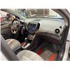 Image 38 : PARKSVILLE - 2015 CHEVROLET SONIC SILVER 214789 KMS - B169608