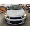 Image 6 : PARKSVILLE - 2015 CHEVROLET SONIC SILVER 214789 KMS - B169608