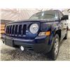 Image 2 : PARKSVILLE - 2012 JEEP PATRIOT BLUE 204143 KMS - B667298