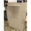 Image 2 : 810 -- POWR MATE 230/140A AC/DC ARC WELDER