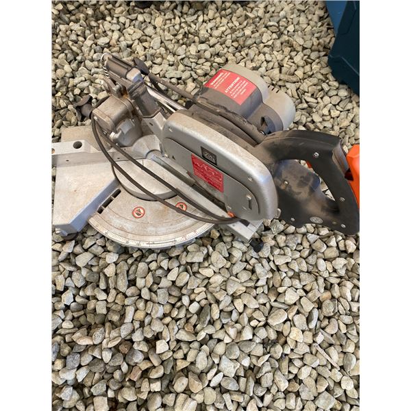 819 -- ELU MITRE SAW