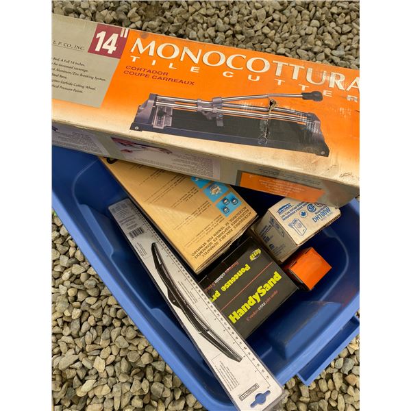 822 -- MIXED BOXED ITEMS