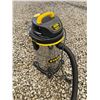 Image 1 : 825 -- STANLEY WET DRY VAC