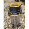 Image 2 : 825 -- STANLEY WET DRY VAC