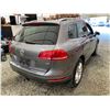 Image 15 : PARKSVILLE - 2012 VOLKSWAGEN TOUAREG GREY 252357 KMS - D010248