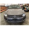 Image 6 : PARKSVILLE - 2012 VOLKSWAGEN TOUAREG GREY 252357 KMS - D010248