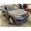Image 9 : PARKSVILLE - 2012 VOLKSWAGEN TOUAREG GREY 252357 KMS - D010248