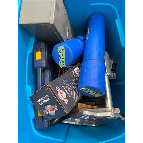 844 -- TOOL AND AUTO TOTE