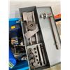 Image 5 : 844 -- TOOL AND AUTO TOTE