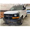 Image 2 : PARKSVILLE - 2005 CHEVROLET EXPRESS WHITE 241391 KMS - B234744