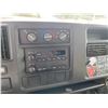 Image 49 : PARKSVILLE - 2005 CHEVROLET EXPRESS WHITE 241391 KMS - B234744