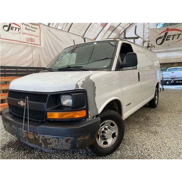 PARKSVILLE - 2005 CHEVROLET EXPRESS WHITE 241391 KMS - B234744